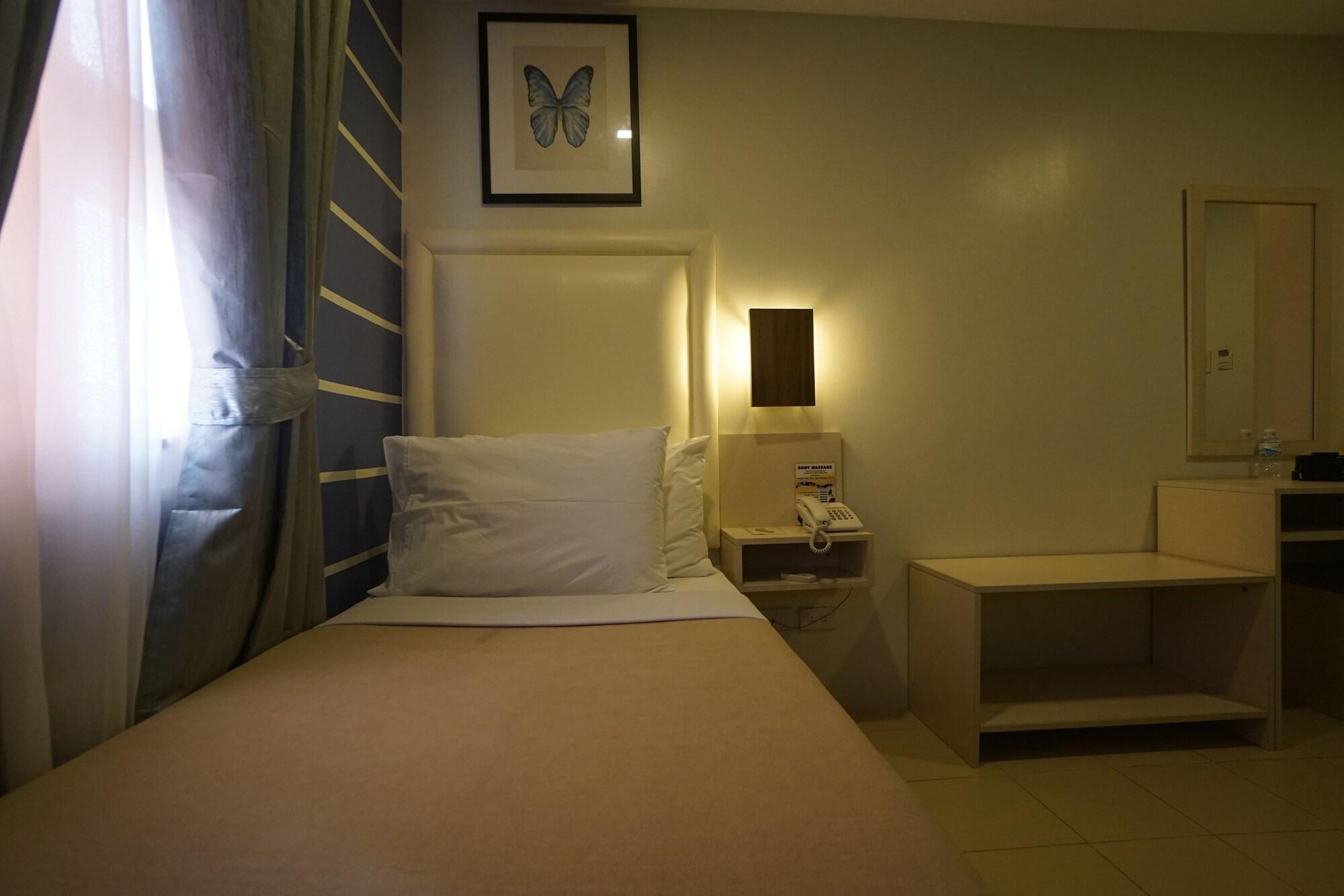Cebu Uncle Tom'S Cabin Hotel Powered By Cocotel Exterior foto