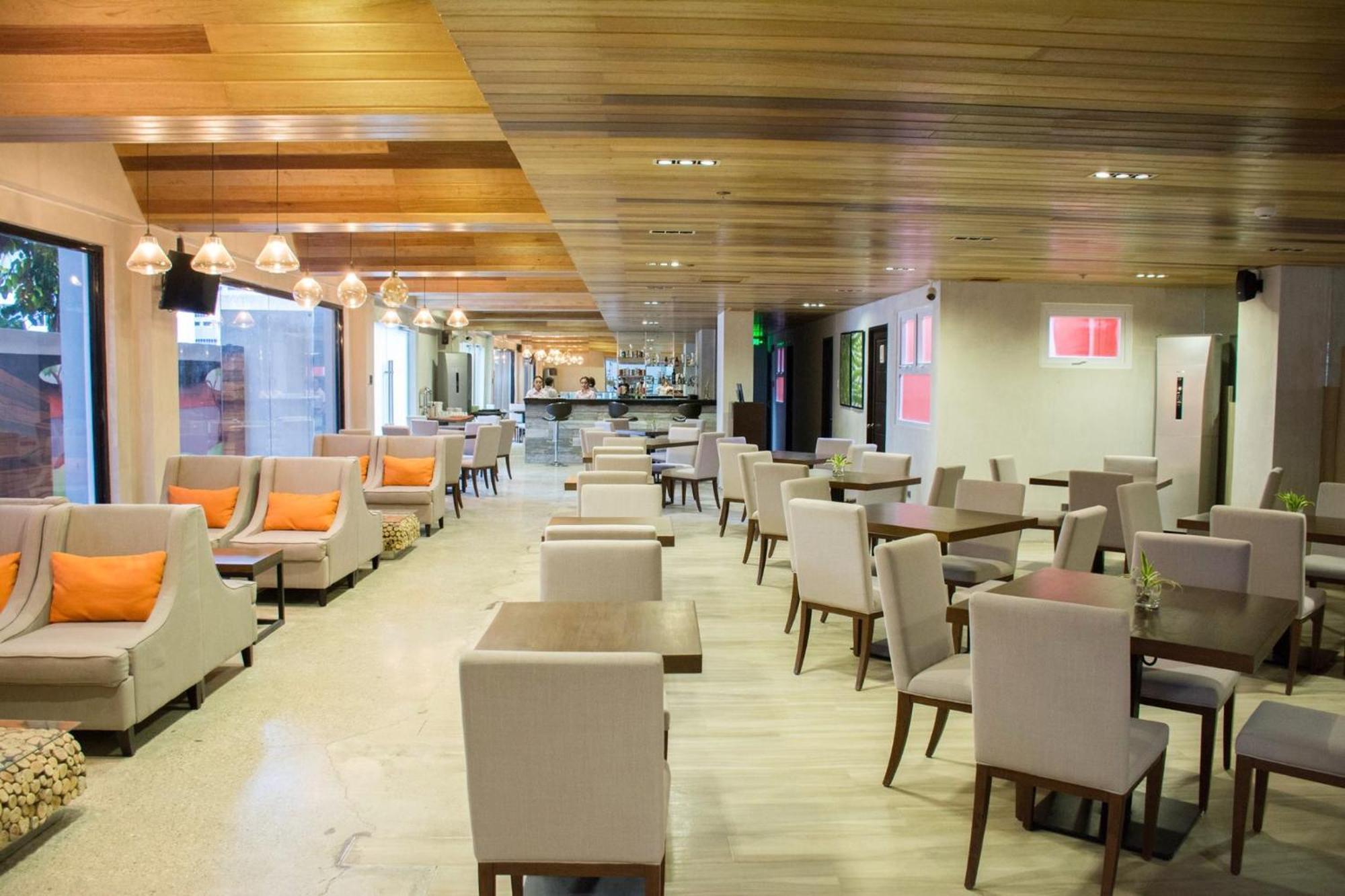 Cebu Uncle Tom'S Cabin Hotel Powered By Cocotel Exterior foto