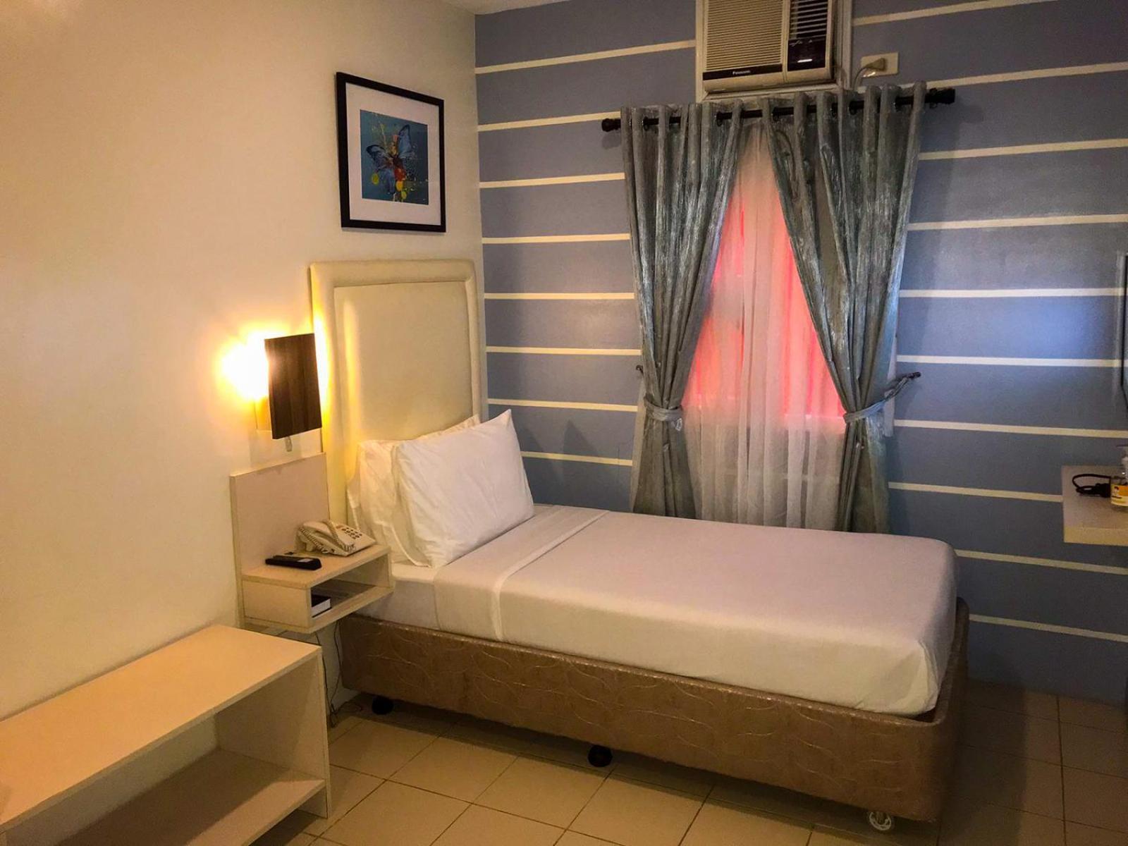 Cebu Uncle Tom'S Cabin Hotel Powered By Cocotel Exterior foto